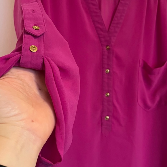 Le Chateau pretty sheer fuchsia blouse - Picture 3 of 3